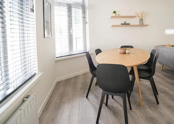 Etage 2 - Appartement In Centrum, 300M Van Zee En Gratis Parking